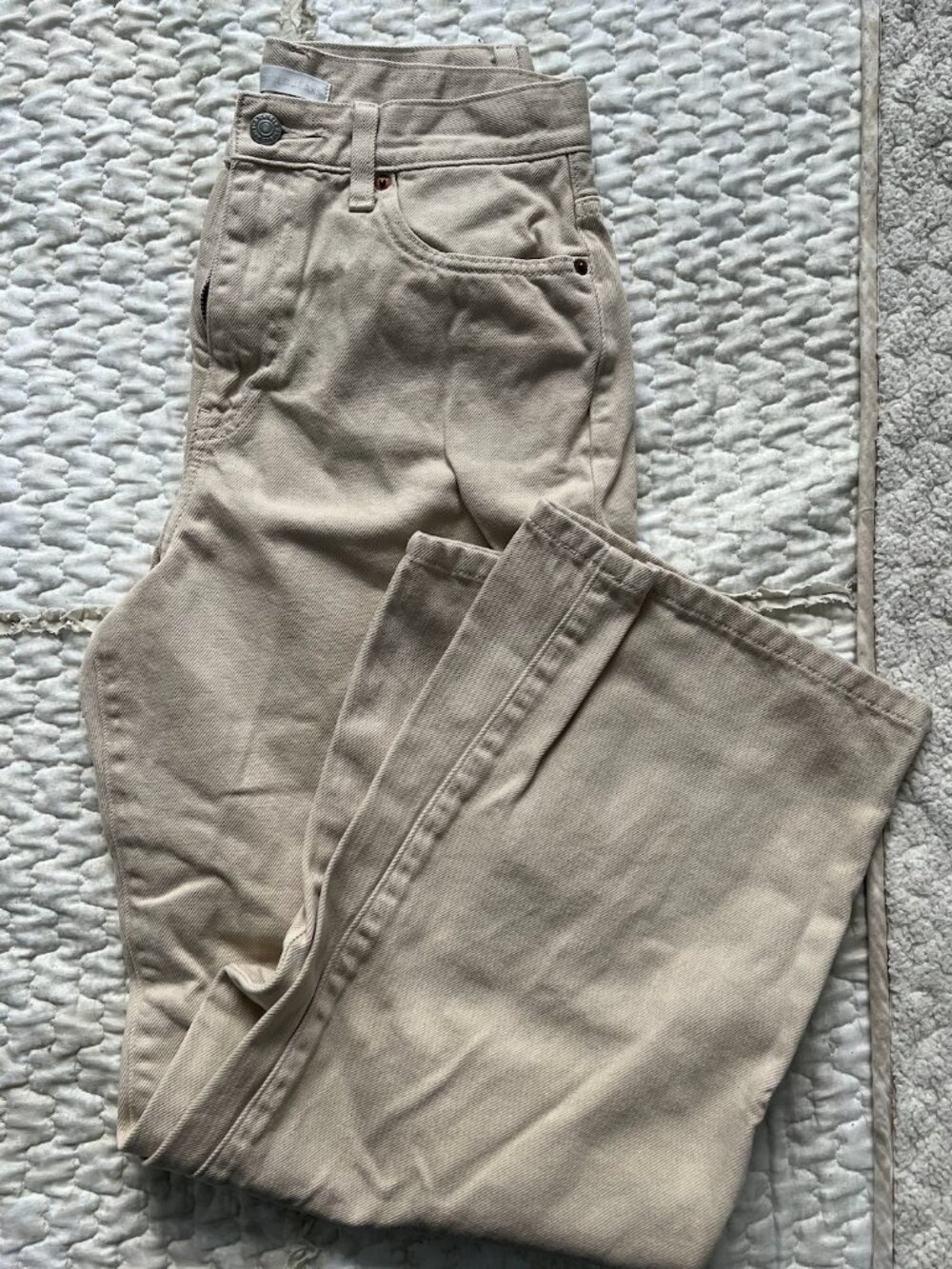 Uniqlo Beige High-Rise Straight Leg Jeans – Waist 25